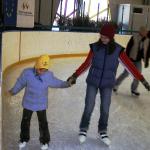 Kriszti elvitt korcsolyázni. Hú de jó volt! (2012. február 25.)